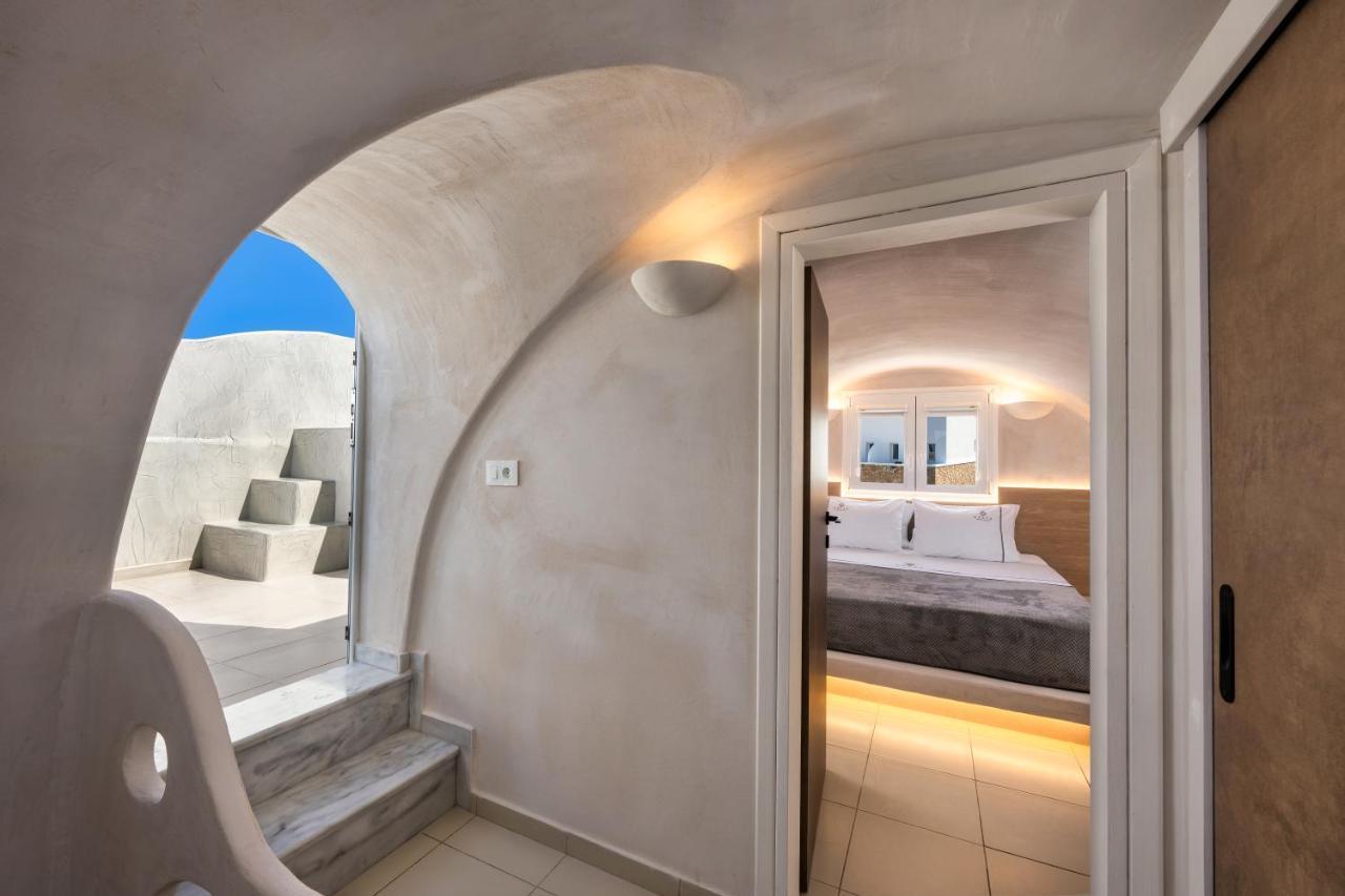 Aelia Luxury Suites Karterados  Exterior photo Interior of a cave house